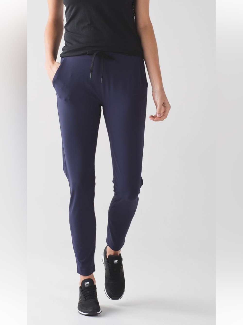 LULULEMON Dropt Pants Luxtreme Mid-Rise Drawstring blue w/pockets size 8 -b67